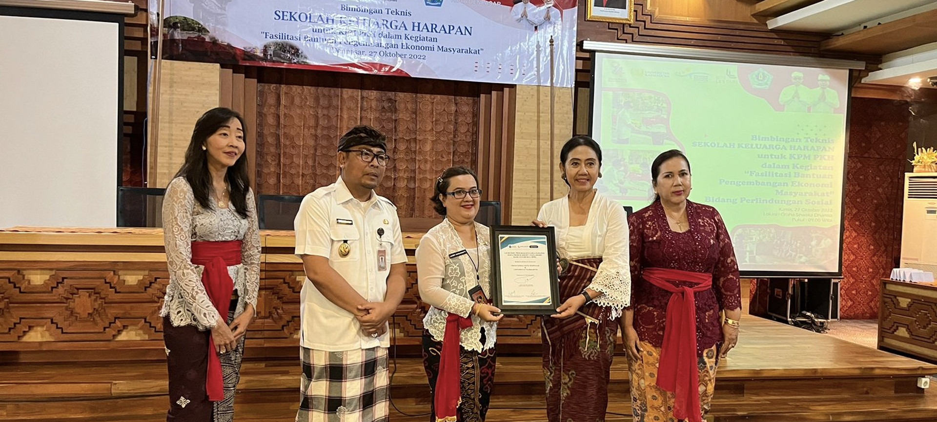 Tingkatkan Kesejahteraan Masyarakat, Bank Lestari Bali (BPR) Dukung Program Dinas Sosial Kota Denpasar Launching Sekolah PKH