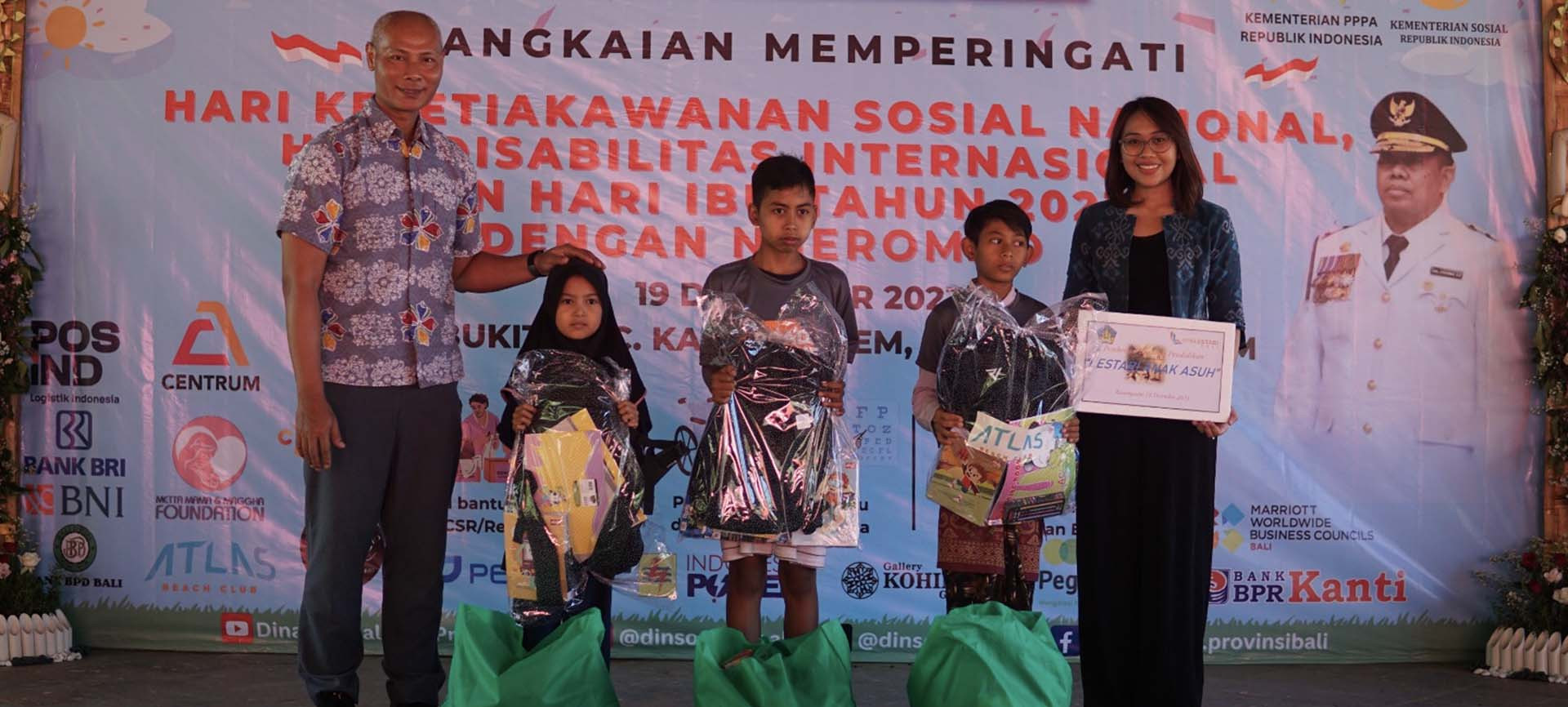 Peringati Hari Disabilitas Internasional dan HKSN, Bank Lestari Bali Turut Bagikan Bantuan pada Warga Desa Bukit Karangasem 