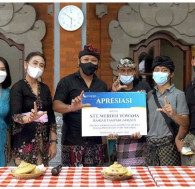 Bekerjasama Dengan Koperasi Banjar Bone Kelod, BPR Lestari Bali Bagi Masker Gratis Untuk Warga