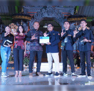 Wujudkan Solidaritas di Kalangan Pemuda Desa Adat, BPR Lestari Bali Dukung Kegiatan Lomba Volly STT Tri Amertha 